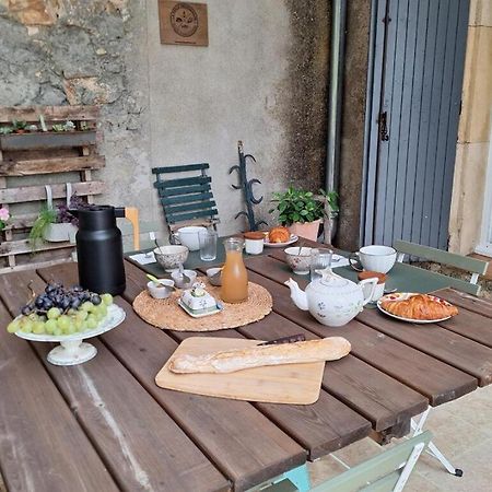 Domaine De Capoulade Bed & Breakfast นาร์บอนน์ ภายนอก รูปภาพ