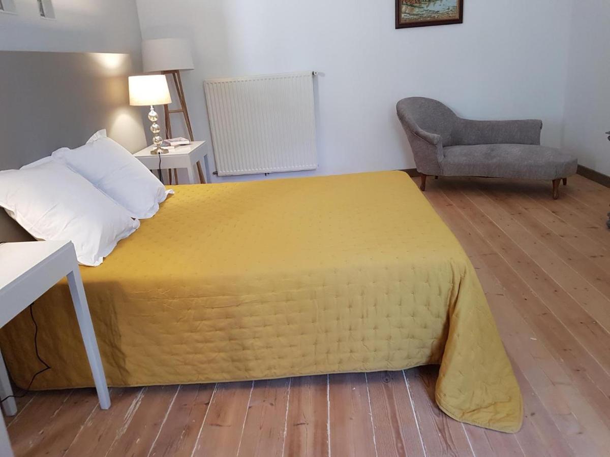 Domaine De Capoulade Bed & Breakfast นาร์บอนน์ ภายนอก รูปภาพ